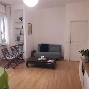 Rizzola Casa E Per Vacanze Roma